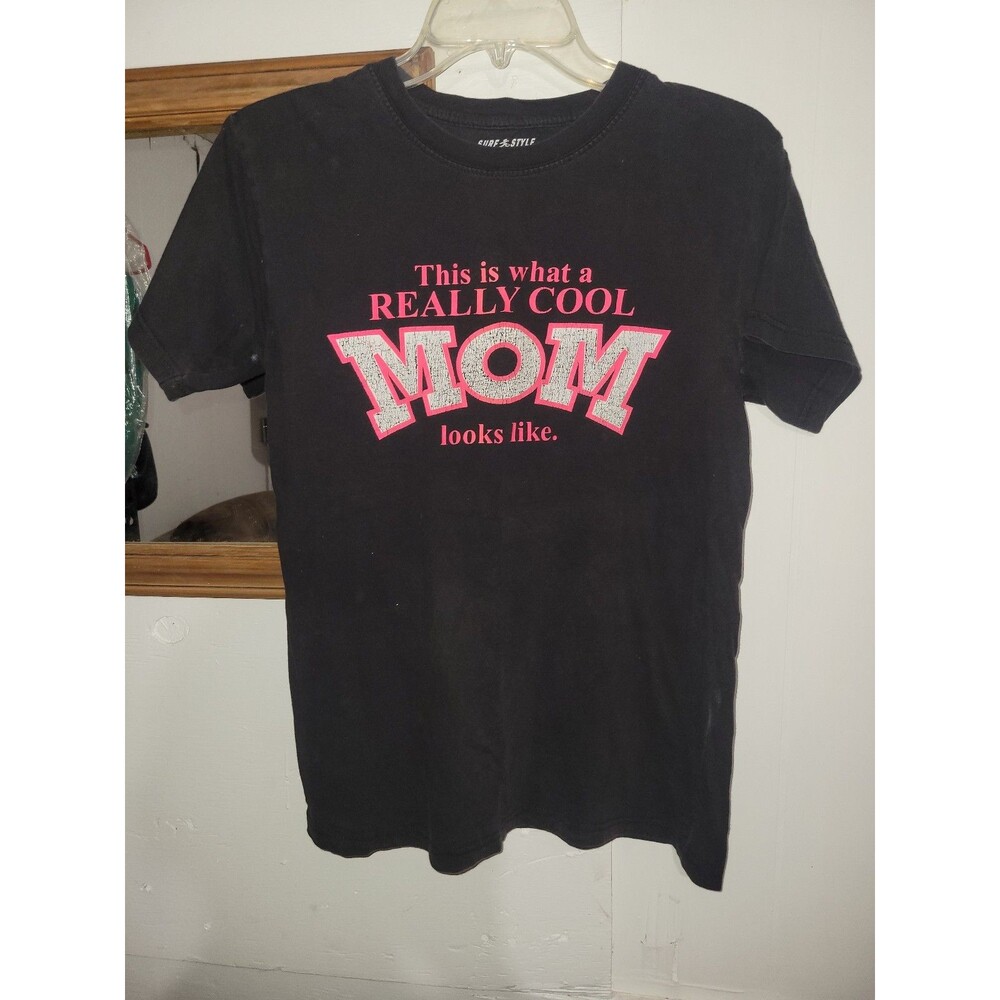 Women's graphic tee